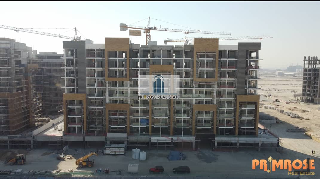 Bright East Facing Balcony | Canal View | Blvd View Bright East Facing Balcony | Canal View | Blvd View
