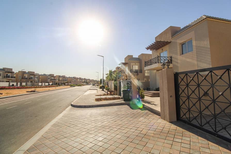 Garden View | Well maintained|Fully furnished 4BR+M Garden View | Well maintained|Fully furnished 4BR+M