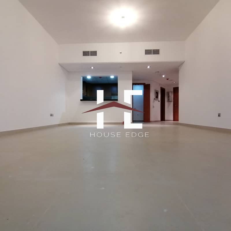 4 Huge 1Bedroom Apartment