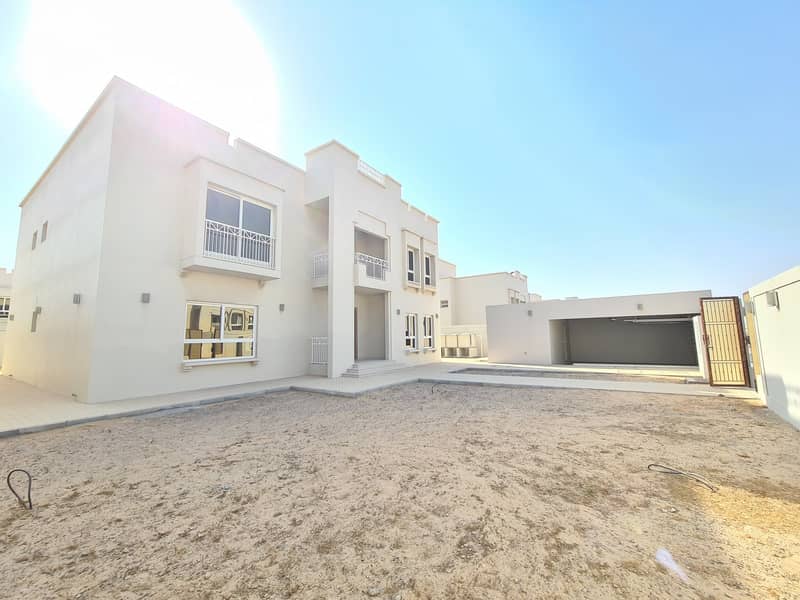 Luxury 5bhk villa with maid,driver room price 2.9 million Luxury 5bhk villa with maid,driver room price 2.9 million