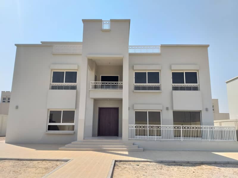 Luxury 5bhk villa rent 150k with driver room in barashi area