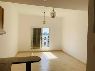 Cordoba Palace Studio For Rent  With Balcony