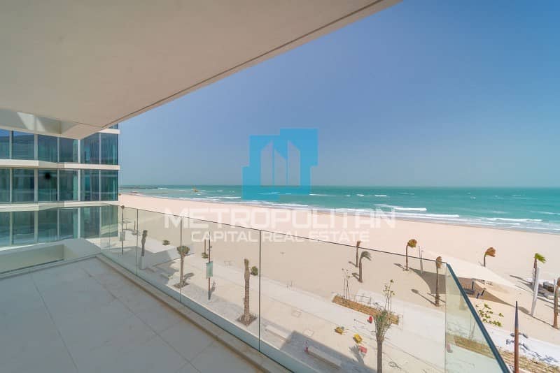 Stunning Loft| No ADM Fees| Vacant| Beachfront