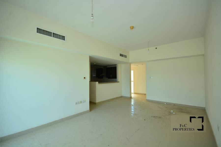 Spacious 3 Bedroom | 2 Balconies | Maid room | Swimming pool