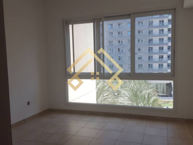 Stunning 2 Bedrooma+Maid Apartment For Rent in Palm Jumeirah. .