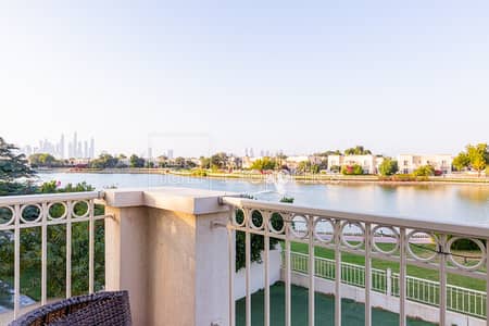 Upgraded Villa with amazing lake and skyline view Upgraded Villa with amazing lake and skyline view