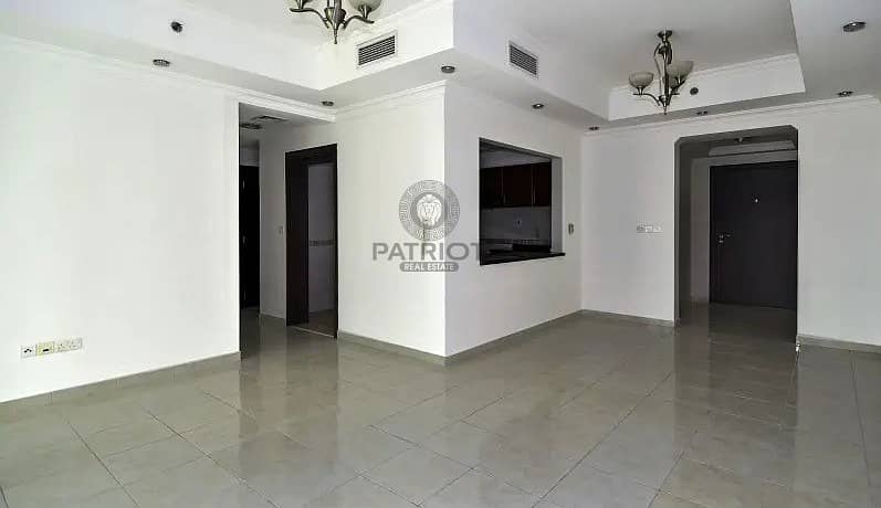 Spacious Two Bedroom  With Balcony And Laundry Room