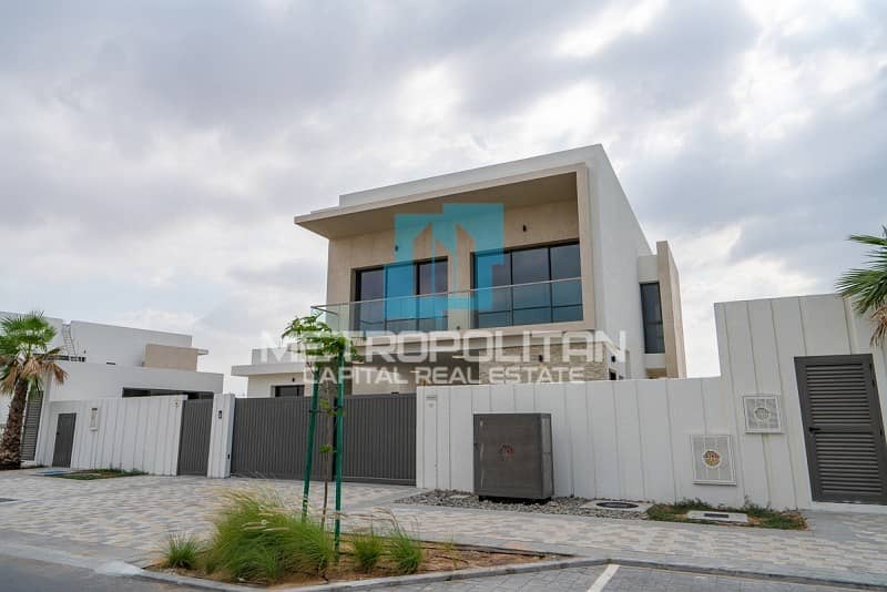 Golf View| Ready to Move| Private Garden| Majlis