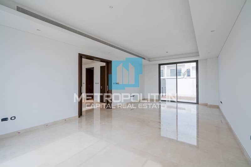 6 Golf View| Ready to Move| Private Garden| Majlis