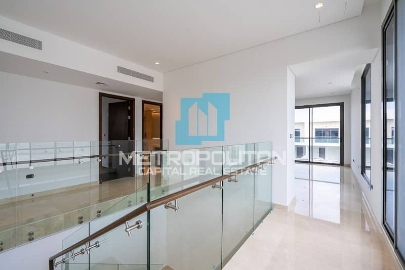 13 Golf View| Ready to Move| Private Garden| Majlis