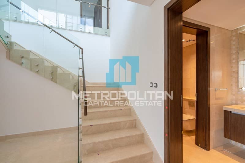 20 Golf View| Ready to Move| Private Garden| Majlis