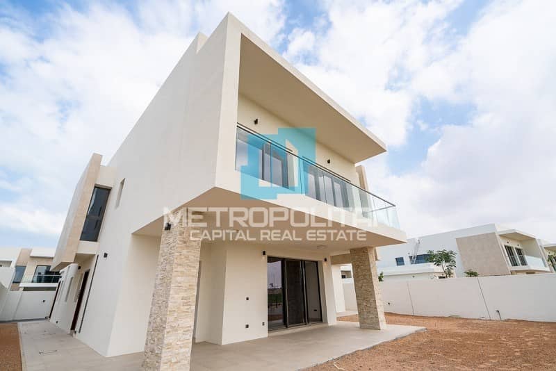 28 Golf View| Ready to Move| Private Garden| Majlis