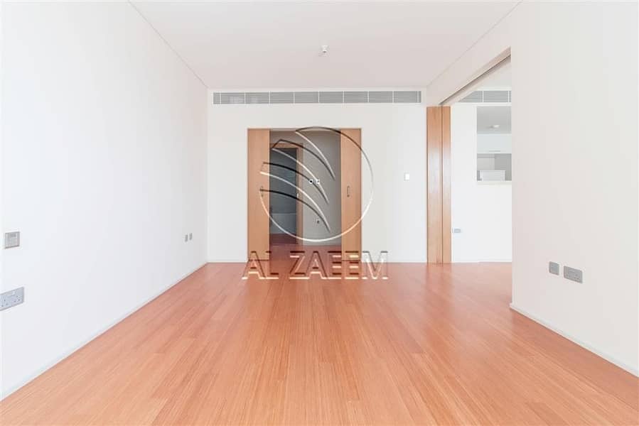 6 Hottest Deal! Sunny Apartment | Close To The Beach