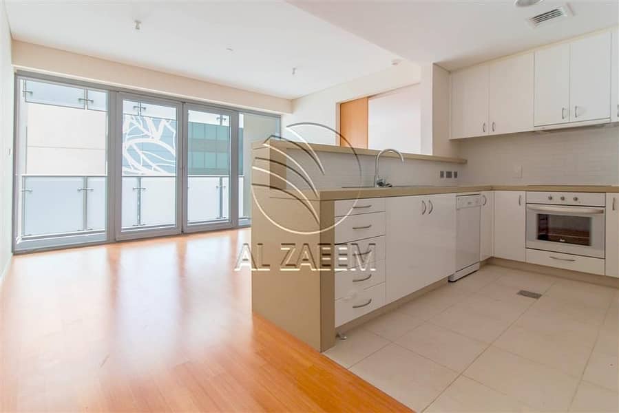 10 Hottest Deal! Sunny Apartment | Close To The Beach