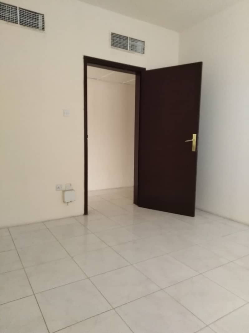 شقة في أبو شغارة 2 غرف 23000 درهم - 4845100