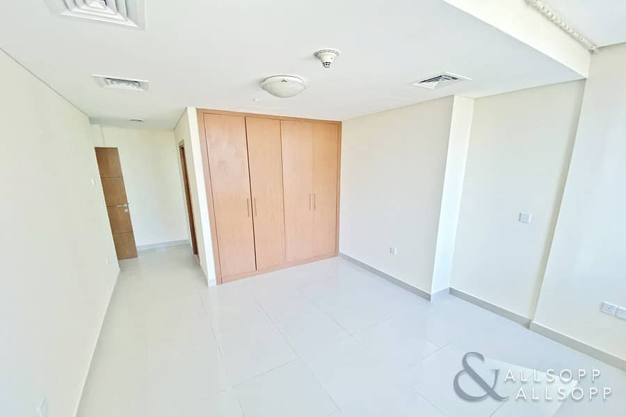 6 Two Bedrooms | Unfurnished | Vacant Now