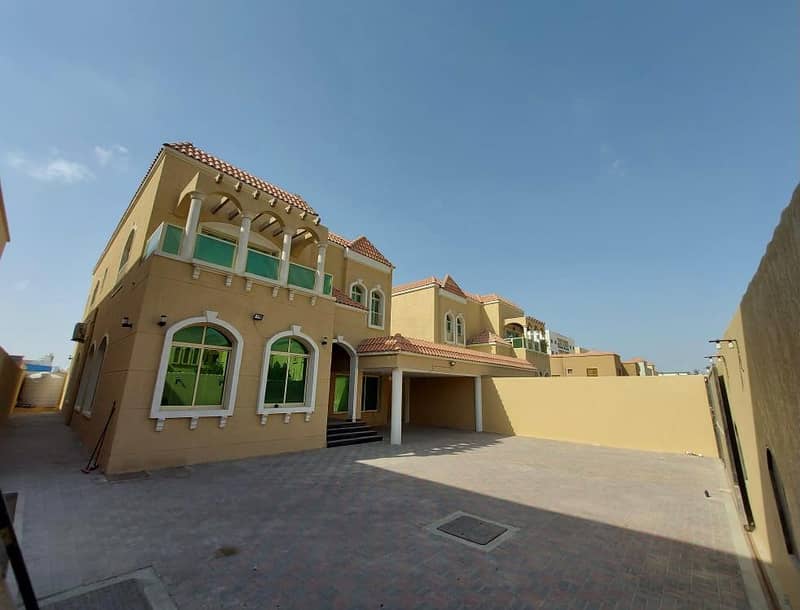 Villa for rent very clean area of 5000 feet for the price of a masterpiece *