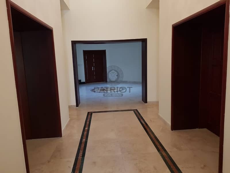 20 An Extremely Impressive 10-BR  Villa In Al Barsha