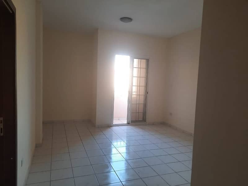Int,city Italy cluster 1 BHK with balcony for rent only AED 23k by 4 cheqs