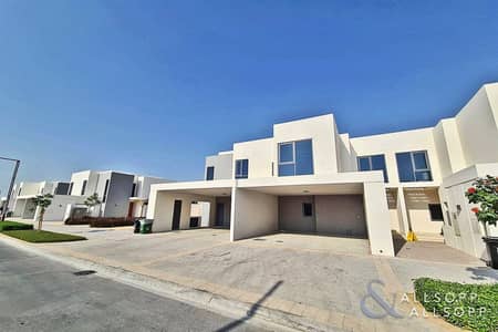 Pool Facing | 3 Bedrooms | Available Now Pool Facing | 3 Bedrooms | Available Now