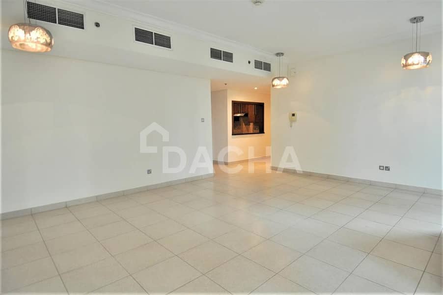 Spacious apartment/Chiller Free/ Vacant