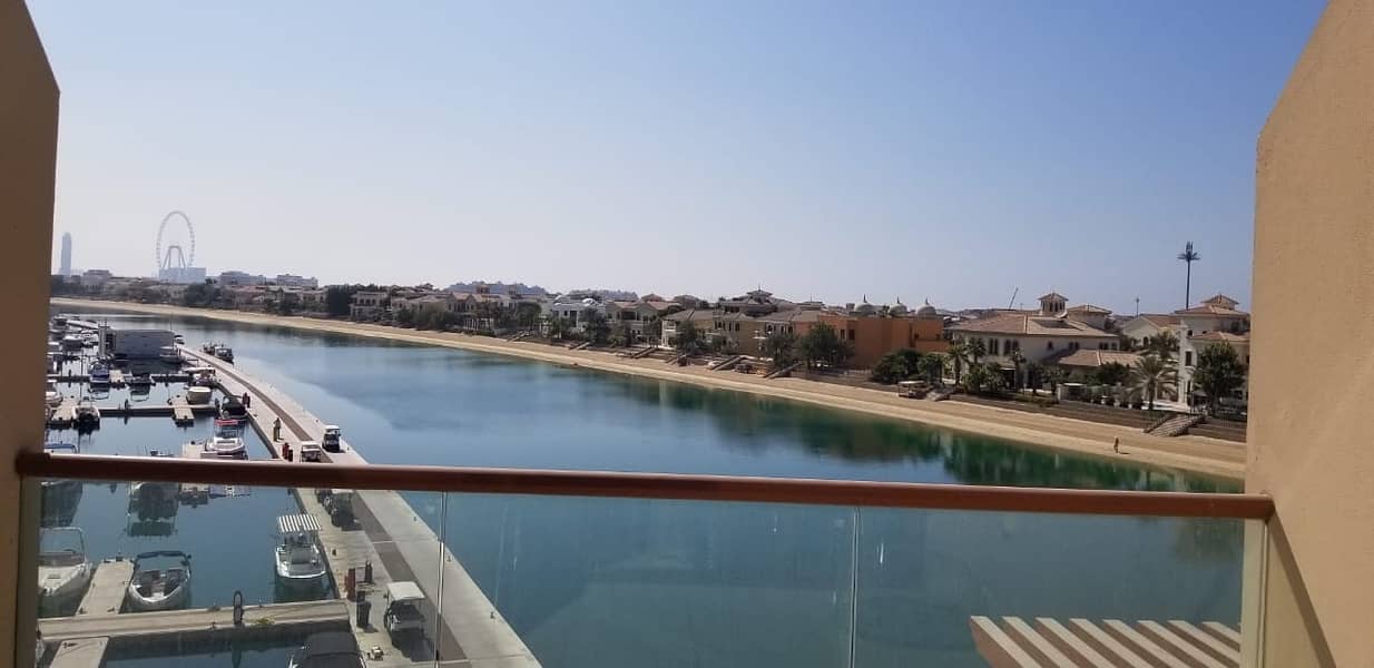 21 studio palm Jumeirah with sea  and yacht  club view