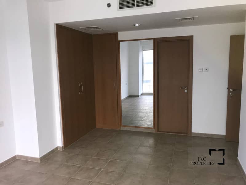 3 Bed Apt | The Tower | Vacant Near to Metro