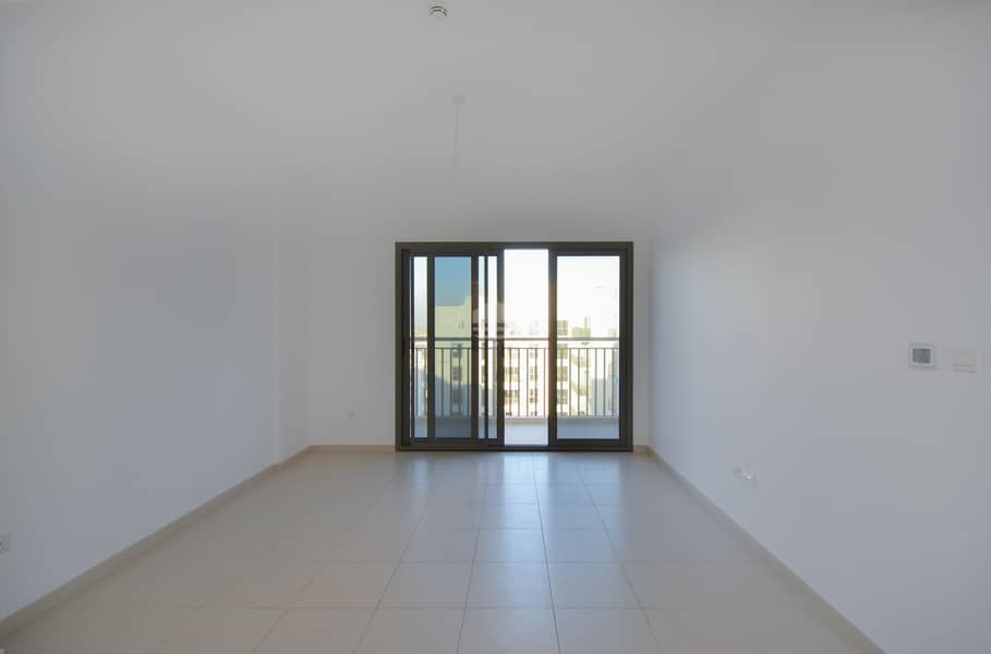 Spacious |  2 Bedroom |  Pool View |  6 Cheques