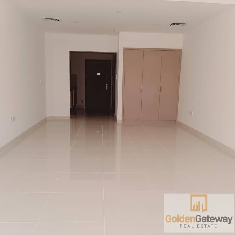 8 000 AED and Move In-NO Commission / DLD waiver