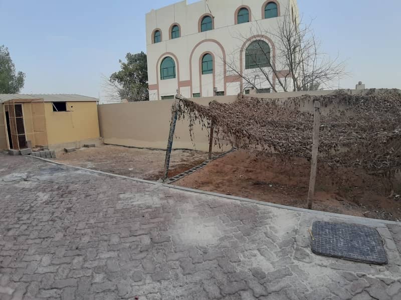 42 Stand Alone 7-BR Villa walking distance to Al Forsan Mall (suitable for family or company staff)