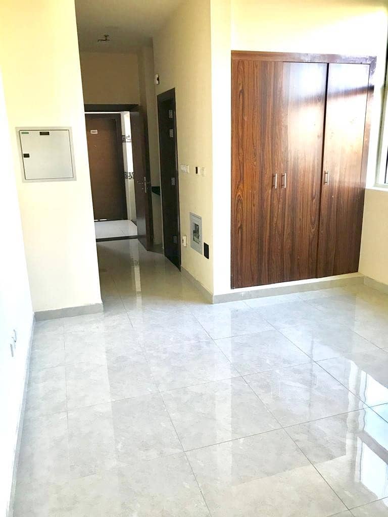 10 DAYS FREE 18,000 BY 4 CHEQUES STUDIO FOR RENT IN PHASE-2