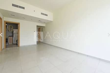 Vacant | Fully Furnished | Near the Metro Vacant | Fully Furnished | Near the Metro