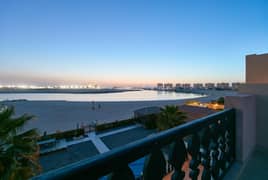 Luxury Living - Private Pool - Direct Access to the Beach