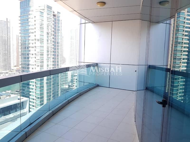 4 Very Bright Natural Sun Light in The Apartment Located in To Marina 4 Bedroom Vacant Now