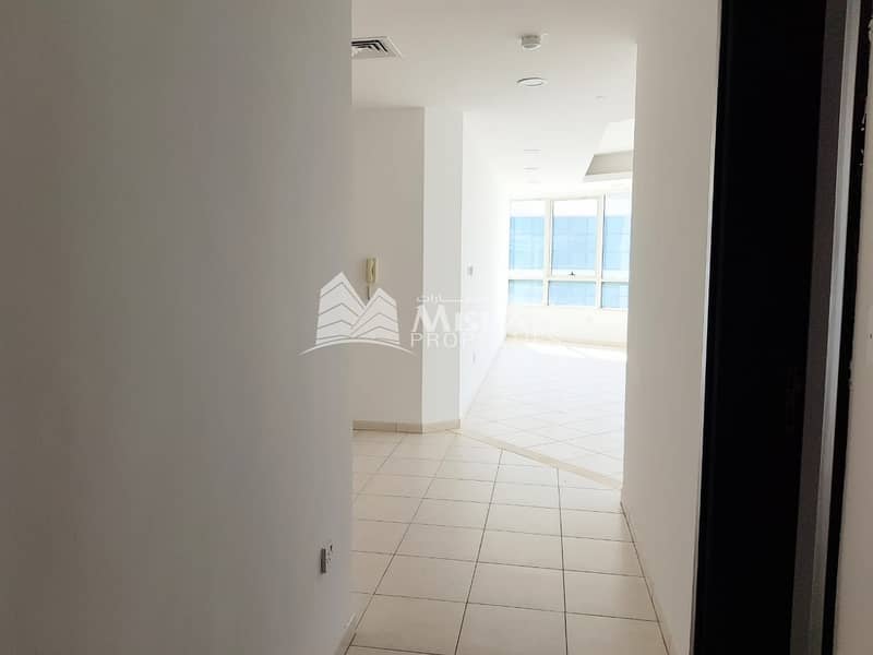 15 Very Bright Natural Sun Light in The Apartment Located in To Marina 4 Bedroom Vacant Now