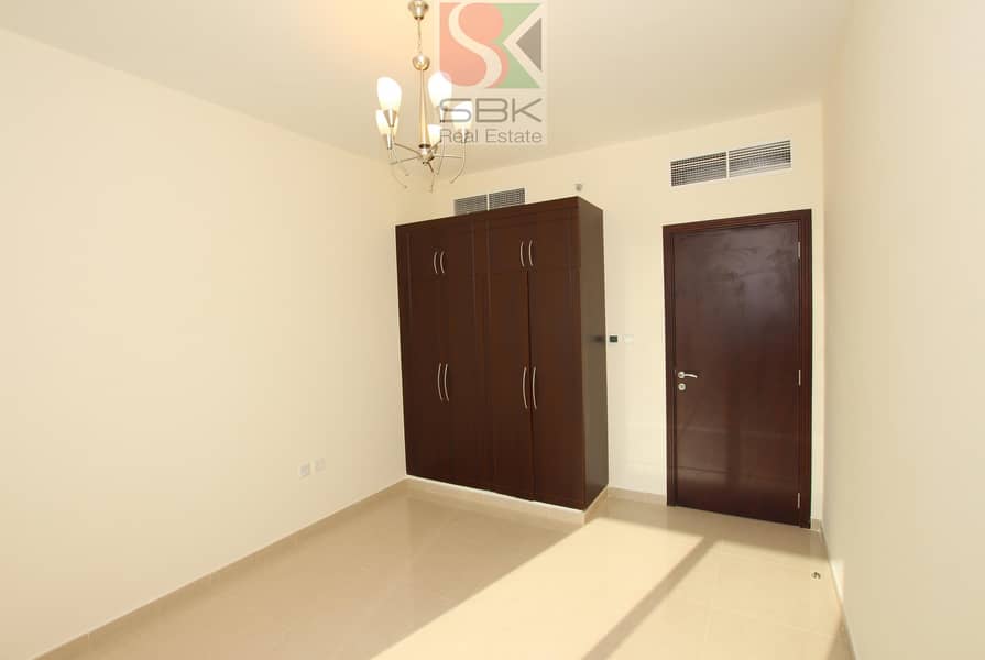 7 Specious 1 Bhk  In Muhaisnah For Family with 1 Month free