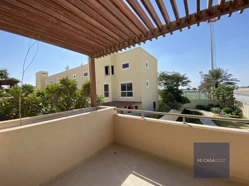 Great view of garden with balcony and maid's room! Great view of garden with balcony and maid's room!
