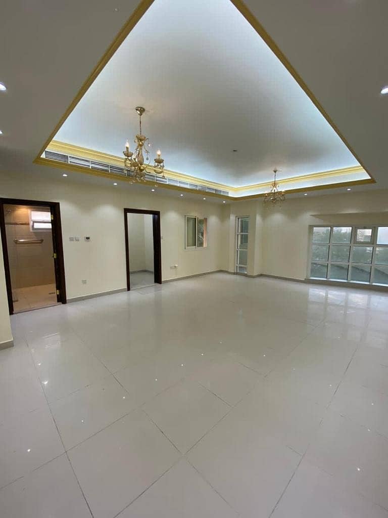 Amazing Offer!! Stunning  5 BHK Villa For rent in Midriff