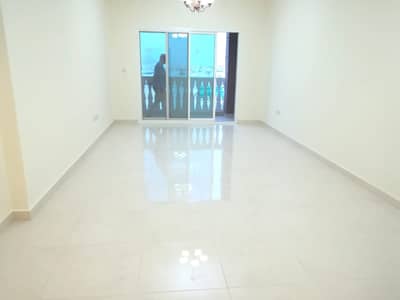 LUXURIOUS 1 BHK IN 2 YEARS OLD BUILDING WITH 2 BATH, BALCONY, BUILTIN WARDROBES