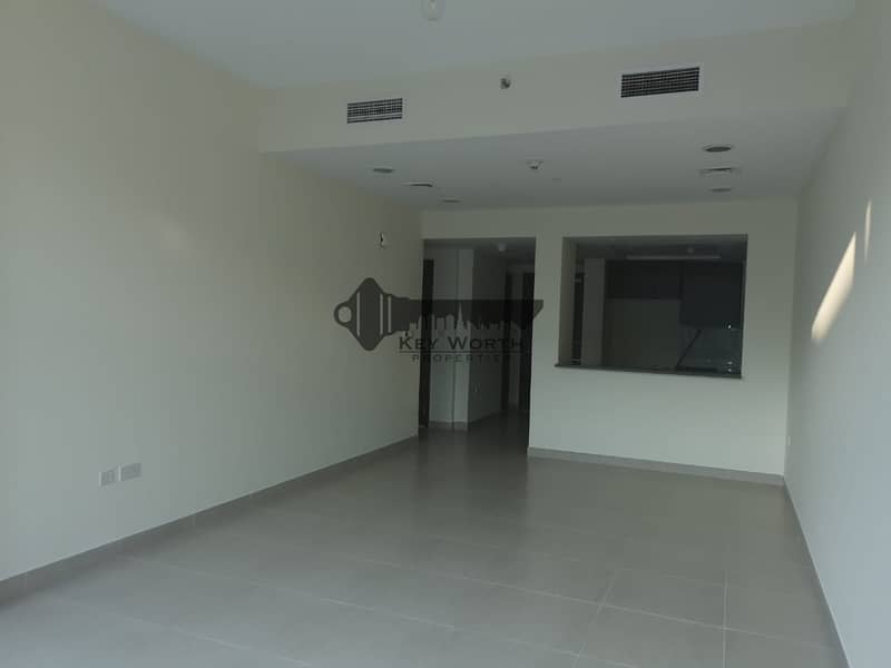 38 water front 1 bed room very bright  apartment in jaddaf
