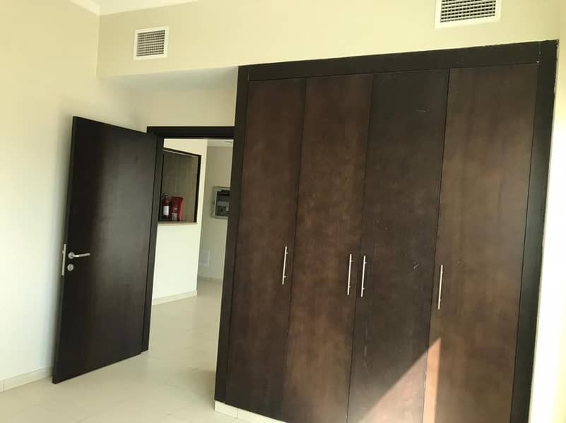 Ready to Move 1 Bedroom Apt Rent 24999 AED in 4 Cheque