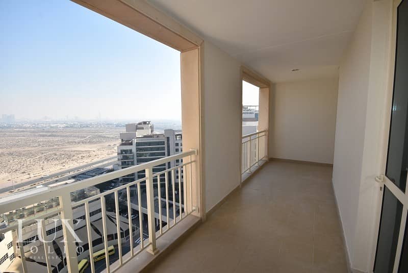 Bright|Stunning View| Chiller Free| Ready to Move In