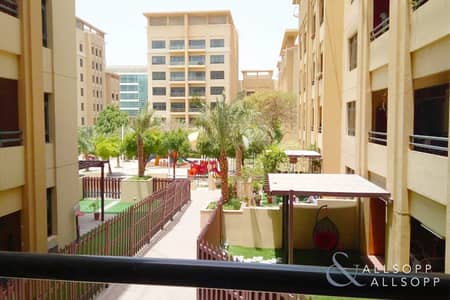 2 Bedroom Apartment for Rent in The Greens, Dubai - Upgraded | Large 2 Bedrooms | Study Room 2 Bedroom Apartment for Rent in The Greens, Dubai - Upgraded | Large 2 Bedrooms | Study Room