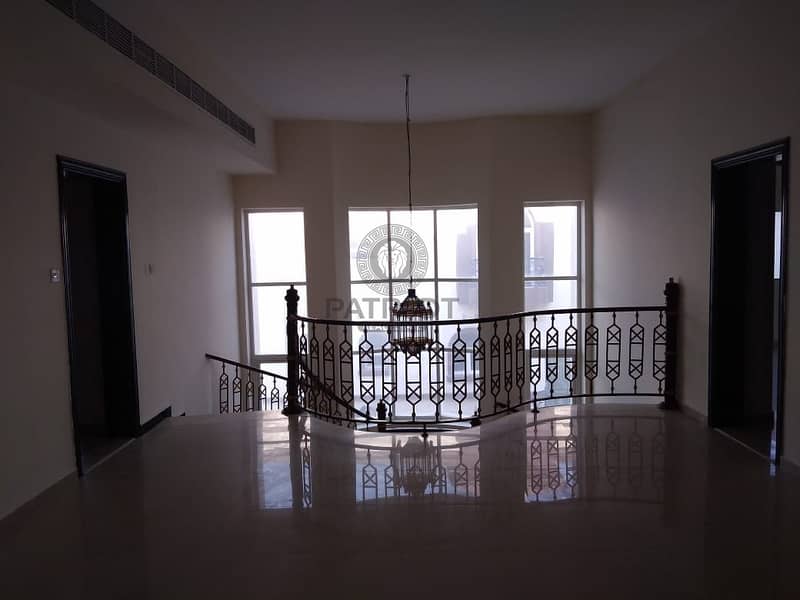 20 Grab This  Very Well Maintained 4-BR Villa In Barsha South