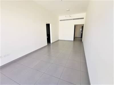 Corner 1bd/12 chqs/all bills included Corner 1bd/12 chqs/all bills included