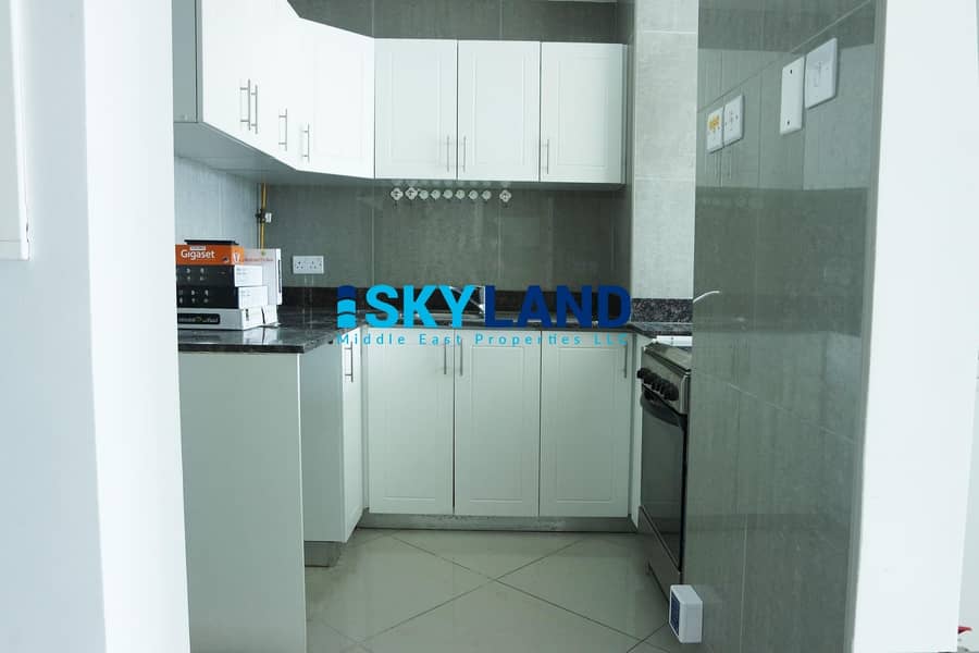 42 Hot Offer !! Exclusive ! Sea View 1Bed+Store w/ Balcony and 1FREE Parking