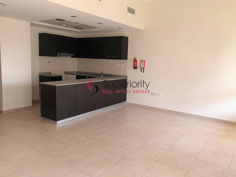 Available 1Bedroom Apartment in Al Thamam builiding with open Kitchen