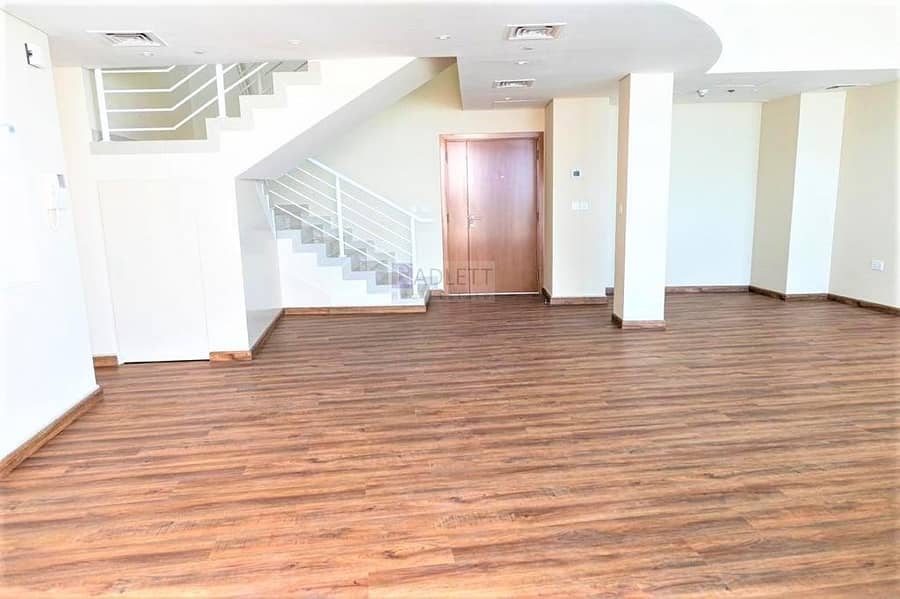 3 Stunning 4+Maid penthouse| Spectacular View| Wooden Floor