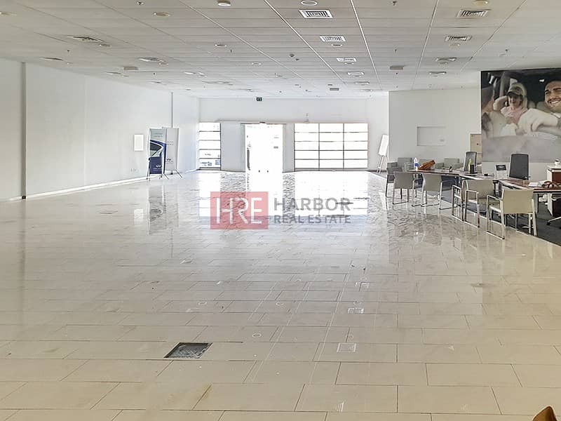 4 Large Showroom | Prime Location | Semi Fitted