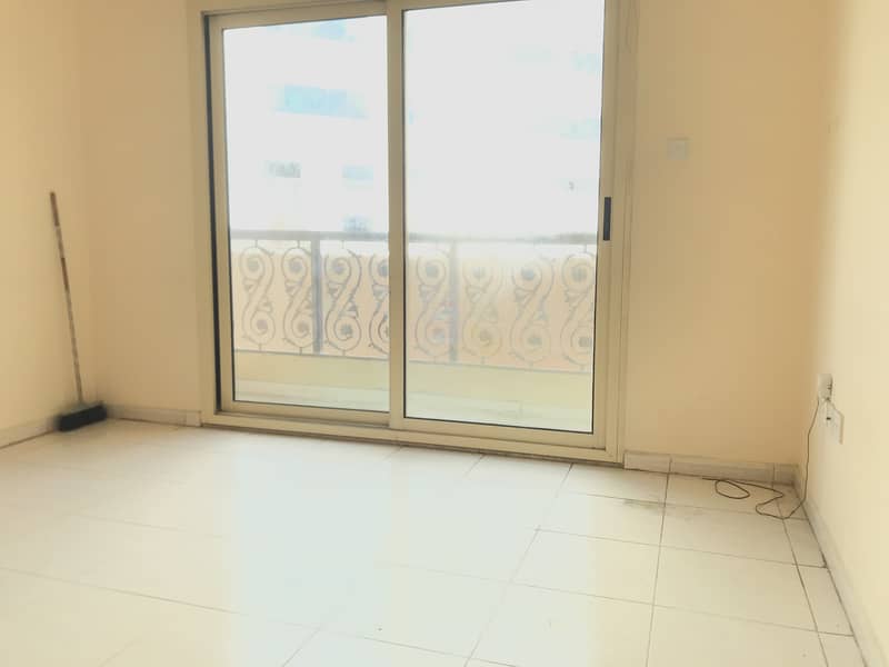 Ready To Move 1bhk flat With Balcony Central AC CENTRAL GAS just in 18K